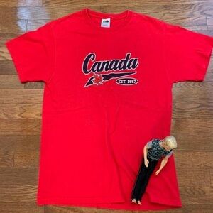 VINTAGE RED CANADA SOUVENIR TOURIST SHIRT SUMMER CASUAL